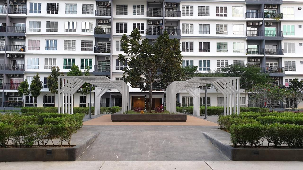 Bsp21 Family Homestay Jenjarum Exterior foto